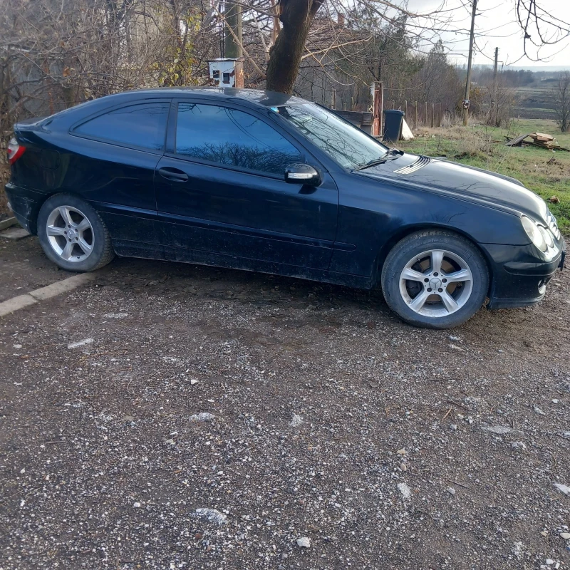 Mercedes-Benz C 200 купе дизел, снимка 2 - Автомобили и джипове - 49025808