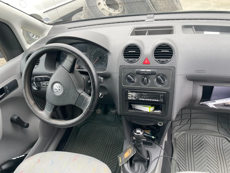 VW Caddy 1.9 TDI, снимка 5 - Автомобили и джипове - 53340932