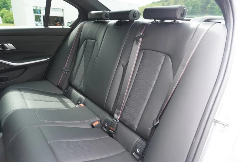 BMW M3 XDRIVE/530HP/COMP./SHADOW/360/HUD/MEMO/H&K/709g, снимка 14 - Автомобили и джипове - 53163519