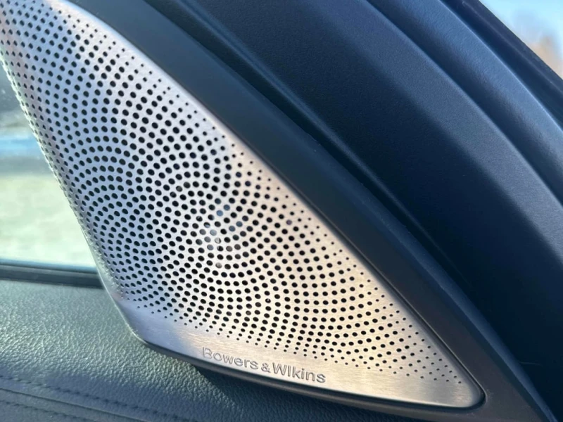 BMW 550 / xDrive / G30 / Distronic / Harman / ОБДУХВАНЕ , снимка 10 - Автомобили и джипове - 53358655