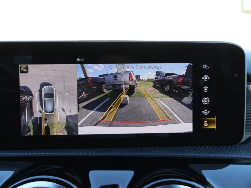 Mercedes-Benz A 250 4MATIC* AMG* ПАНОРАМА* 360 КАМЕРА* ПОДГРЕВ* AMBIEN, снимка 12 - Автомобили и джипове - 53431749