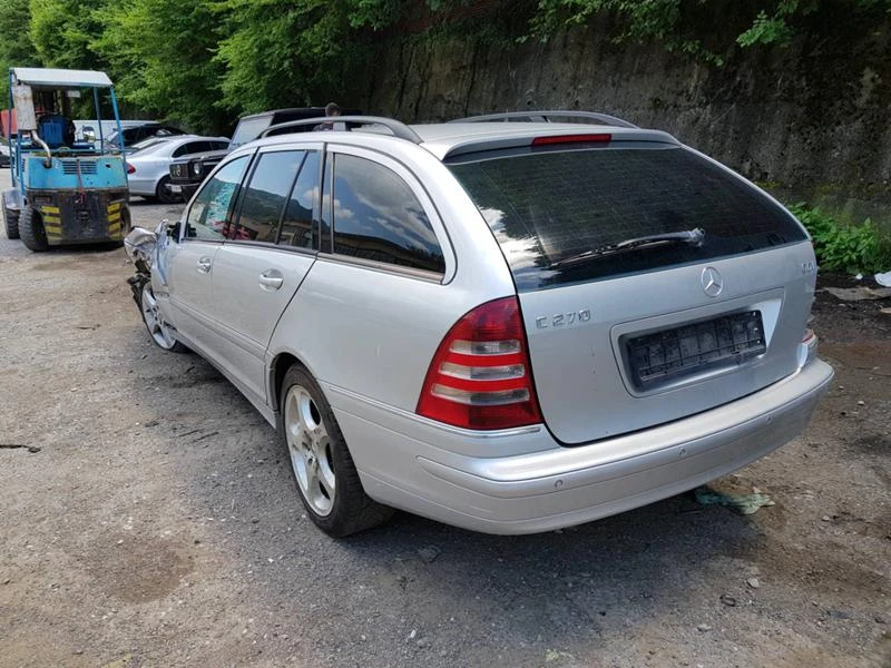 Mercedes-Benz C 220 20бр. 200CDI 220CDI 270CDI 320CDI 320 бензин, снимка 11 - Автомобили и джипове - 24016987