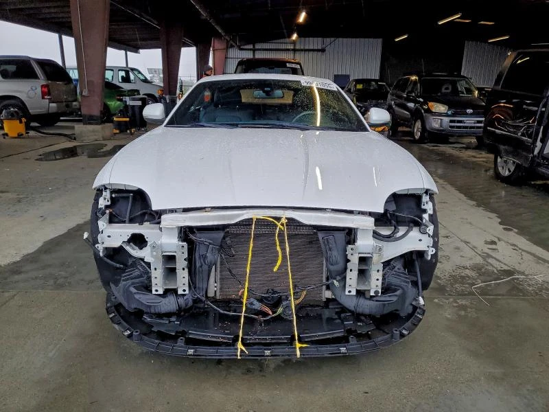 Jaguar XE 5.0L 8 Rear-wheel drive - изображение 7