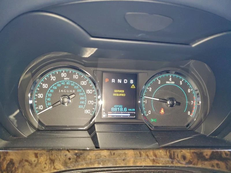 Jaguar XE 5.0L 8 Rear-wheel drive, снимка 11 - Автомобили и джипове - 53088133