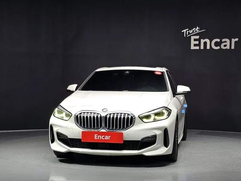 BMW 120 I M Sports, снимка 3 - Автомобили и джипове - 55830619