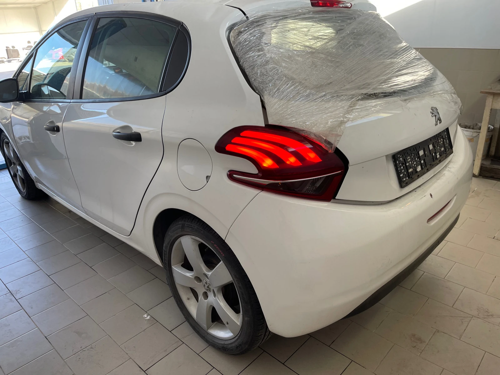 Peugeot 208 1.6bluehdi НА ЧАСТИ - изображение 3