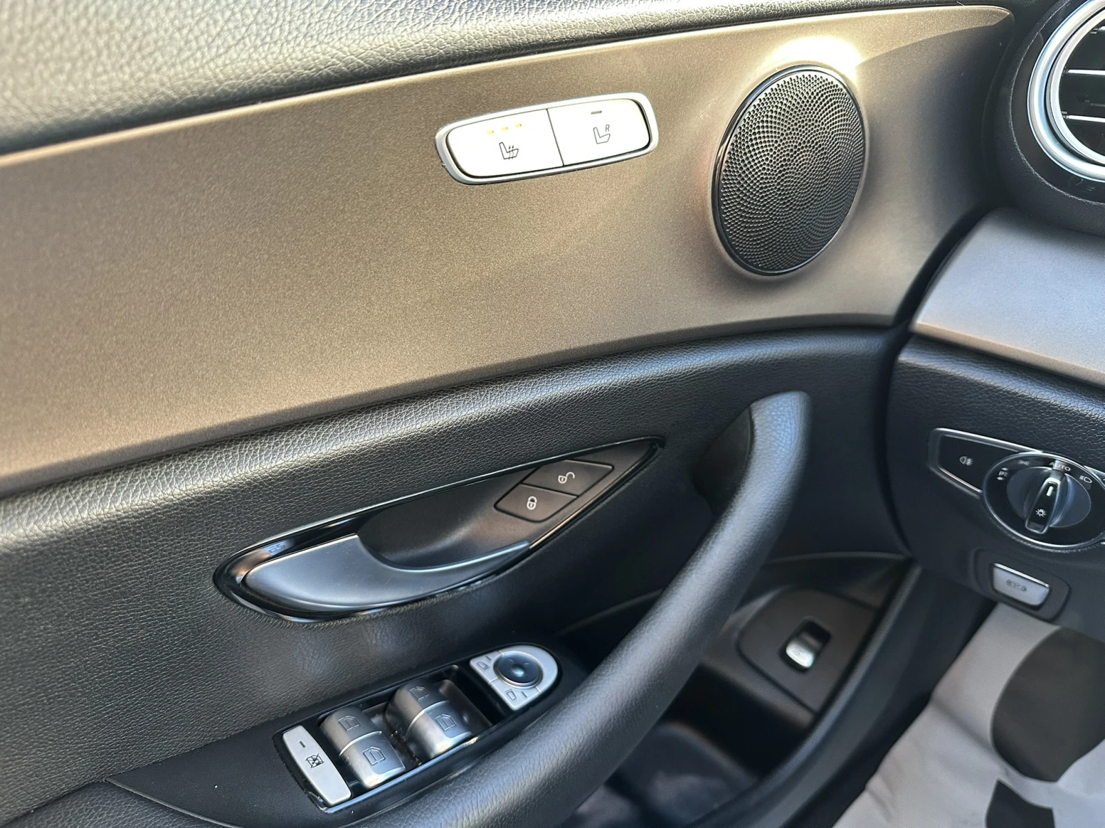 Mercedes-Benz E 200 /2.0d 150 .. | Mobile.bg   15