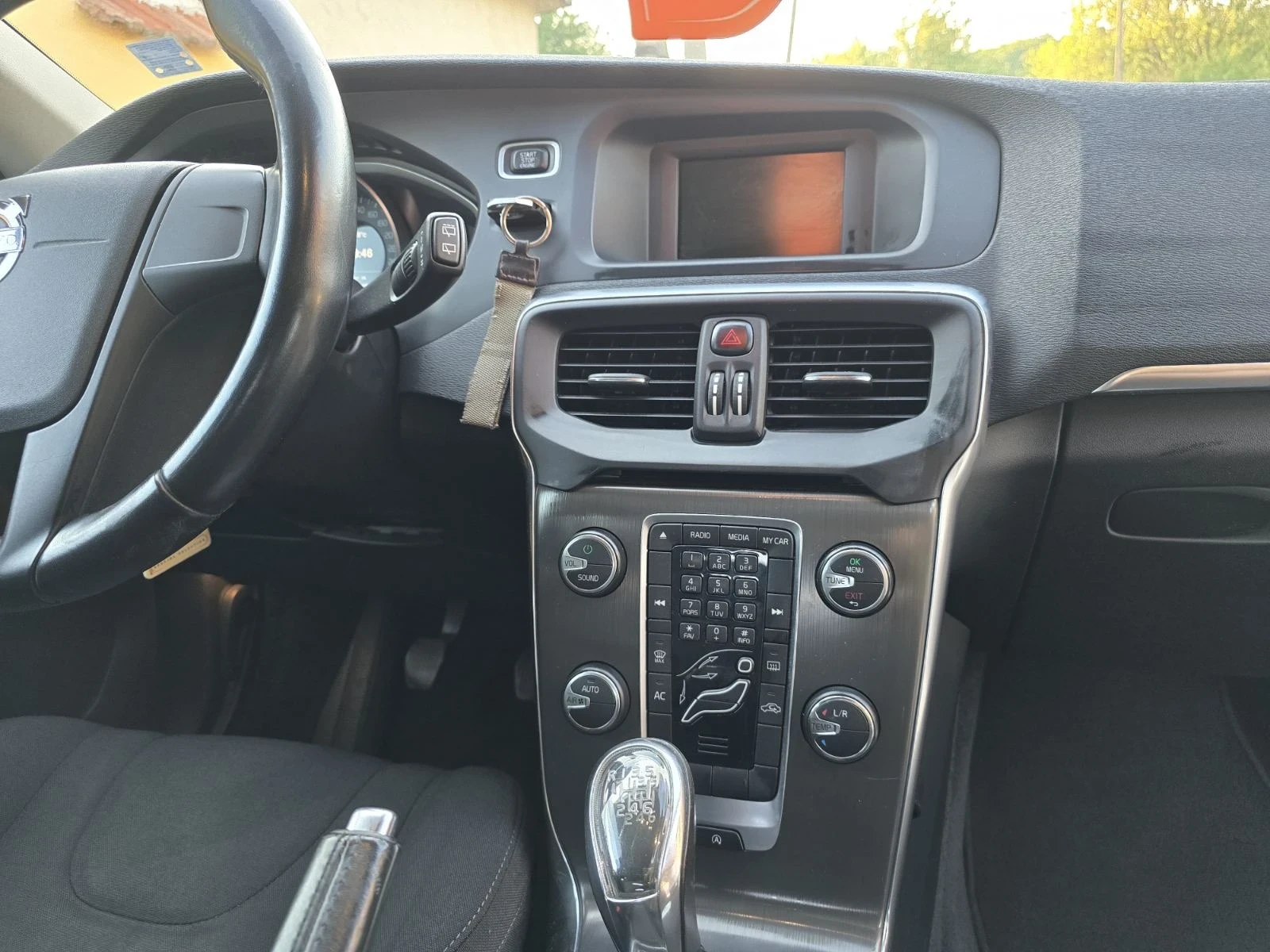Volvo V40 Cross Country 1, 6 - изображение 5