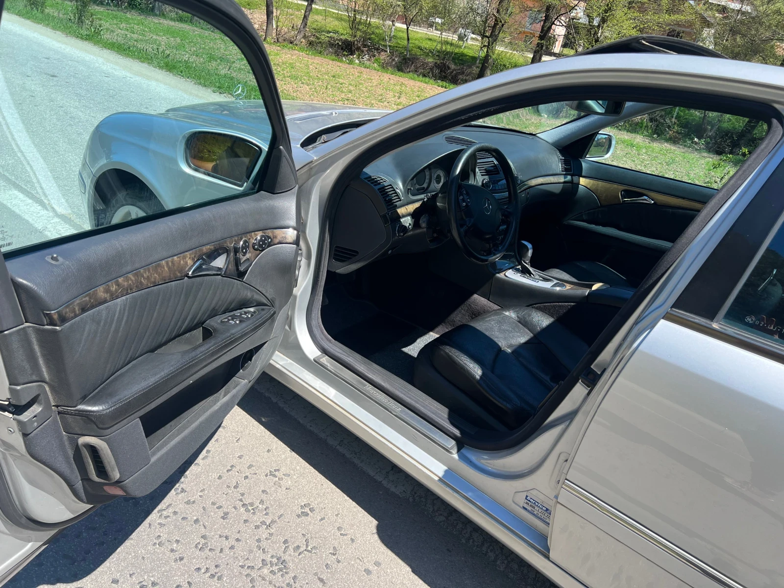 Mercedes-Benz E 320 КОЖА* НАВИ* ПАНОРАМА* ПАМЕТ* 204* Редови - изображение 9