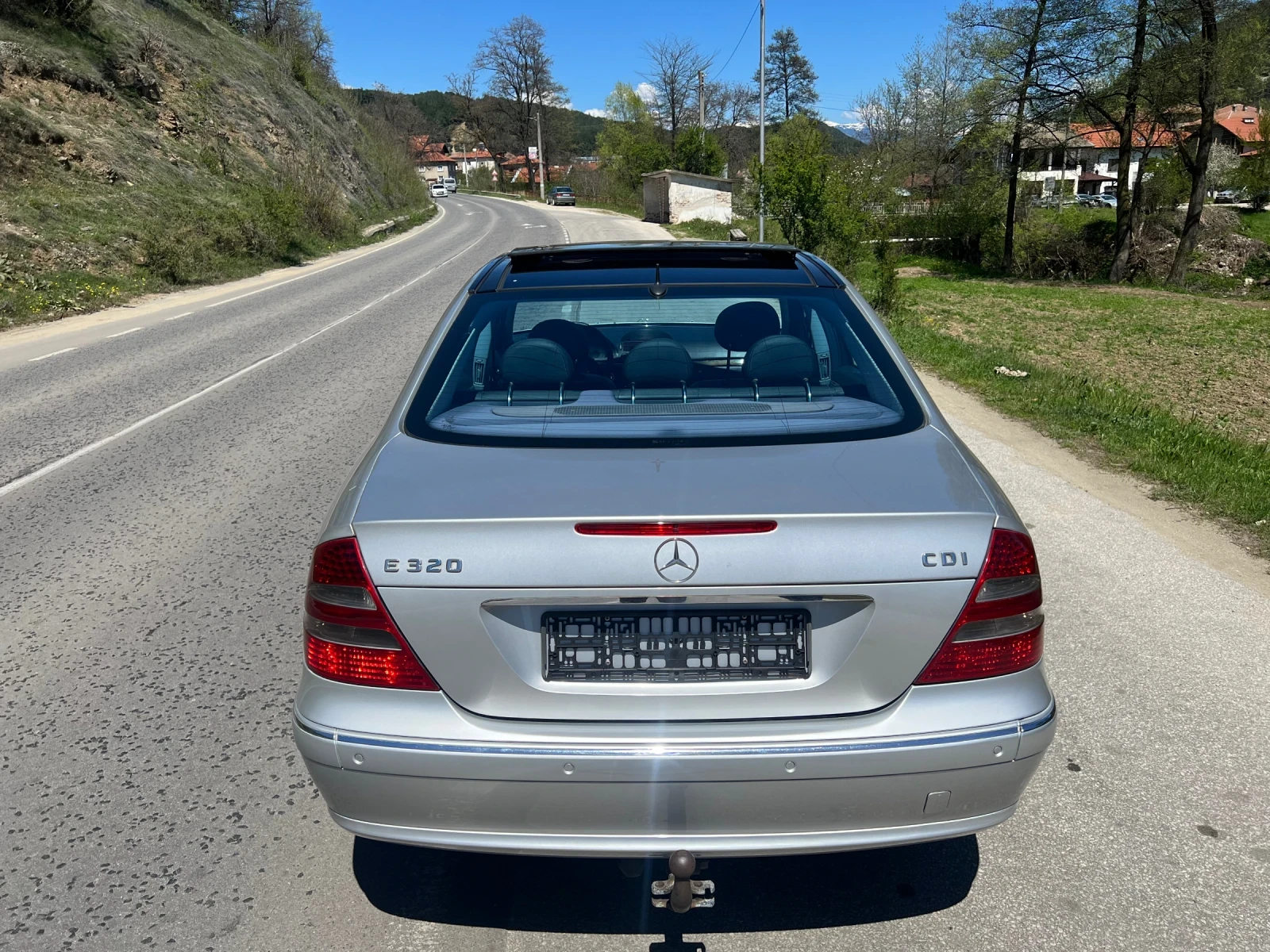 Mercedes-Benz E 320 КОЖА* НАВИ* ПАНОРАМА* ПАМЕТ* 204* Редови - изображение 6