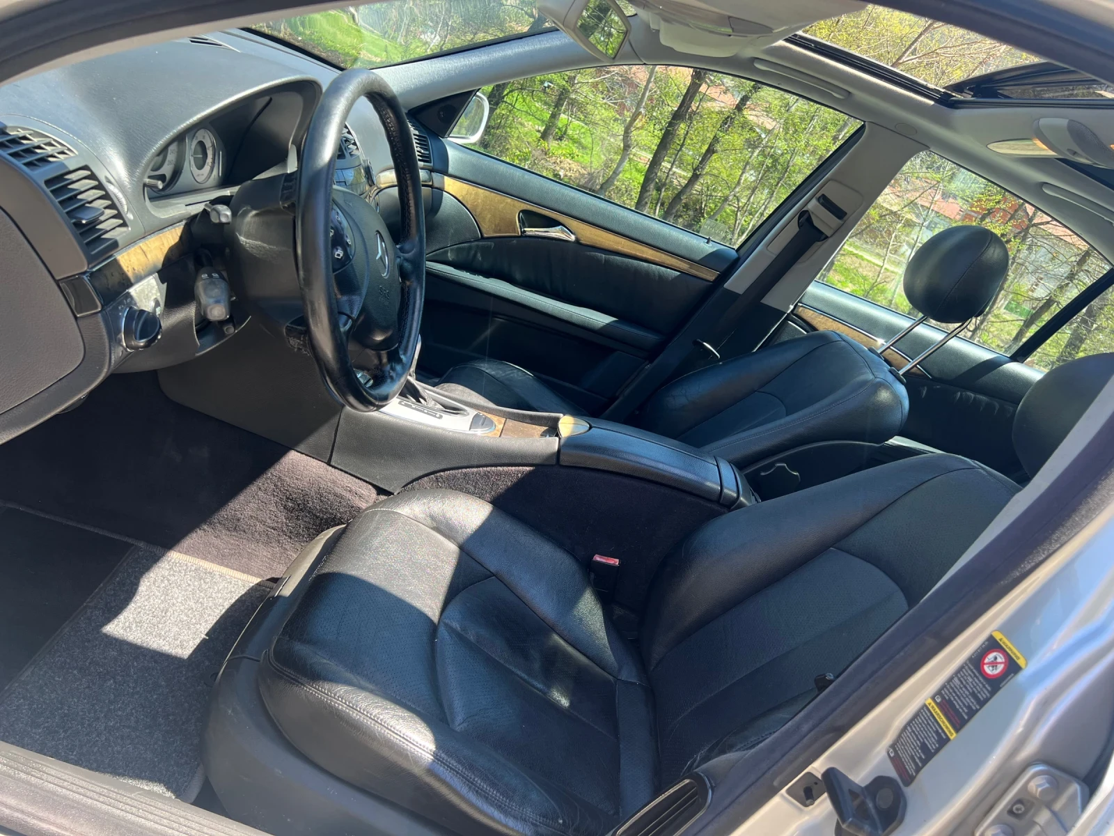 Mercedes-Benz E 320 КОЖА* НАВИ* ПАНОРАМА* ПАМЕТ* 204* Редови - изображение 10