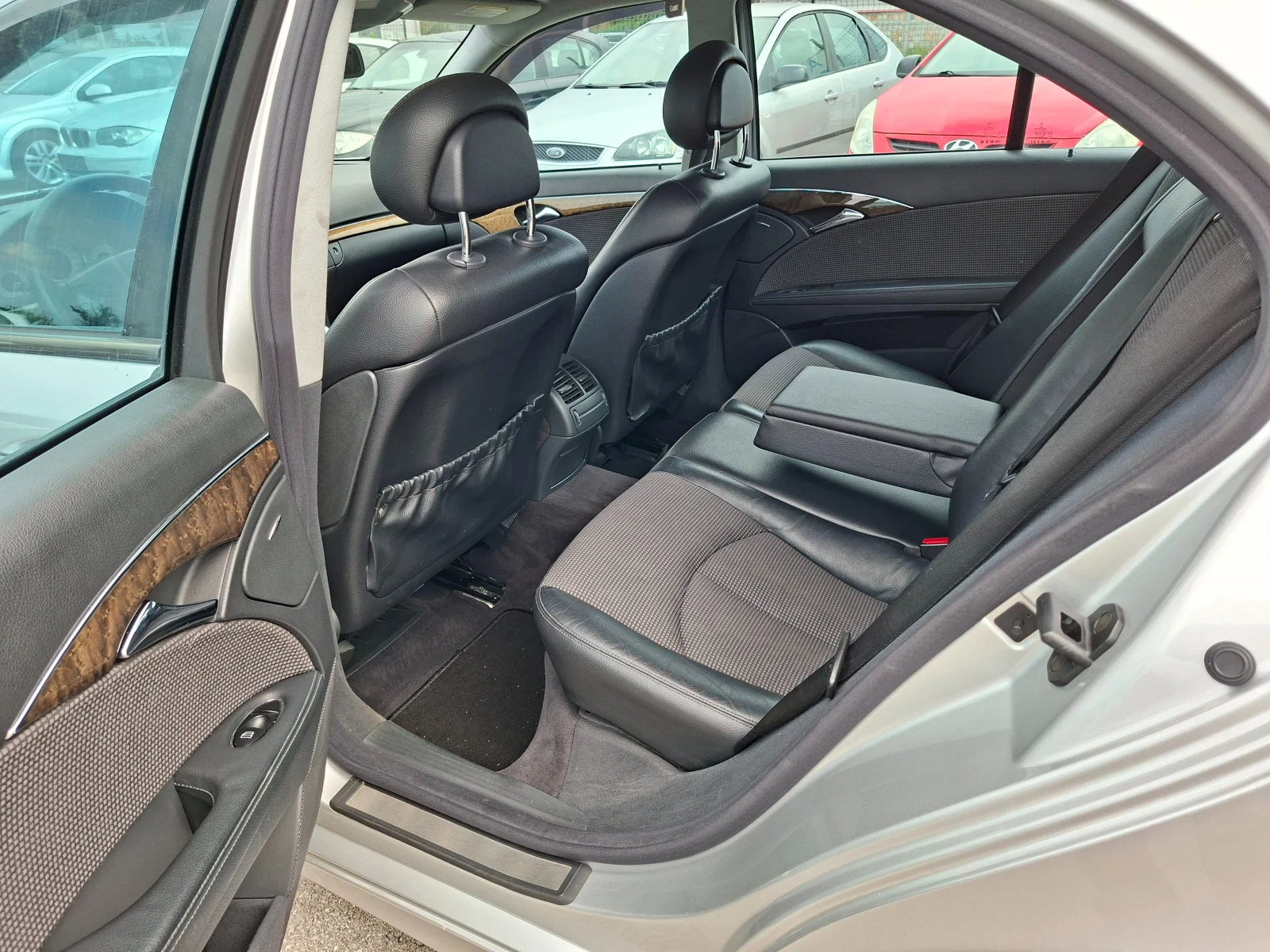 Mercedes-Benz E 280 3.2CDI AVANTGARDE - изображение 8