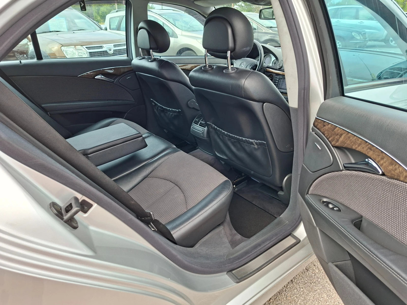 Mercedes-Benz E 280 3.2CDI AVANTGARDE - изображение 9