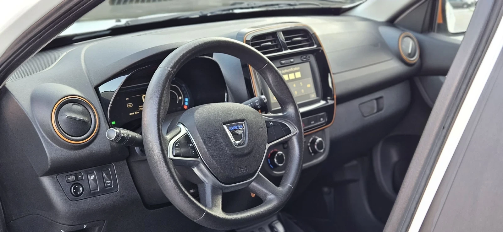 Dacia Spring 98%battery  | Mobile.bg   11