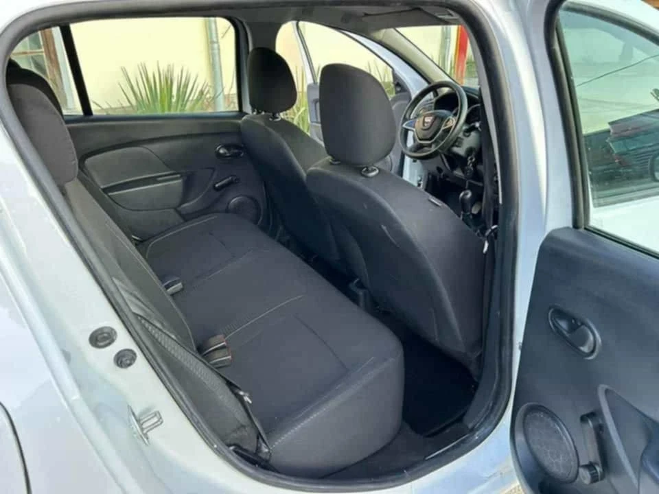 Dacia Sandero 1.2 16v климатик - изображение 3