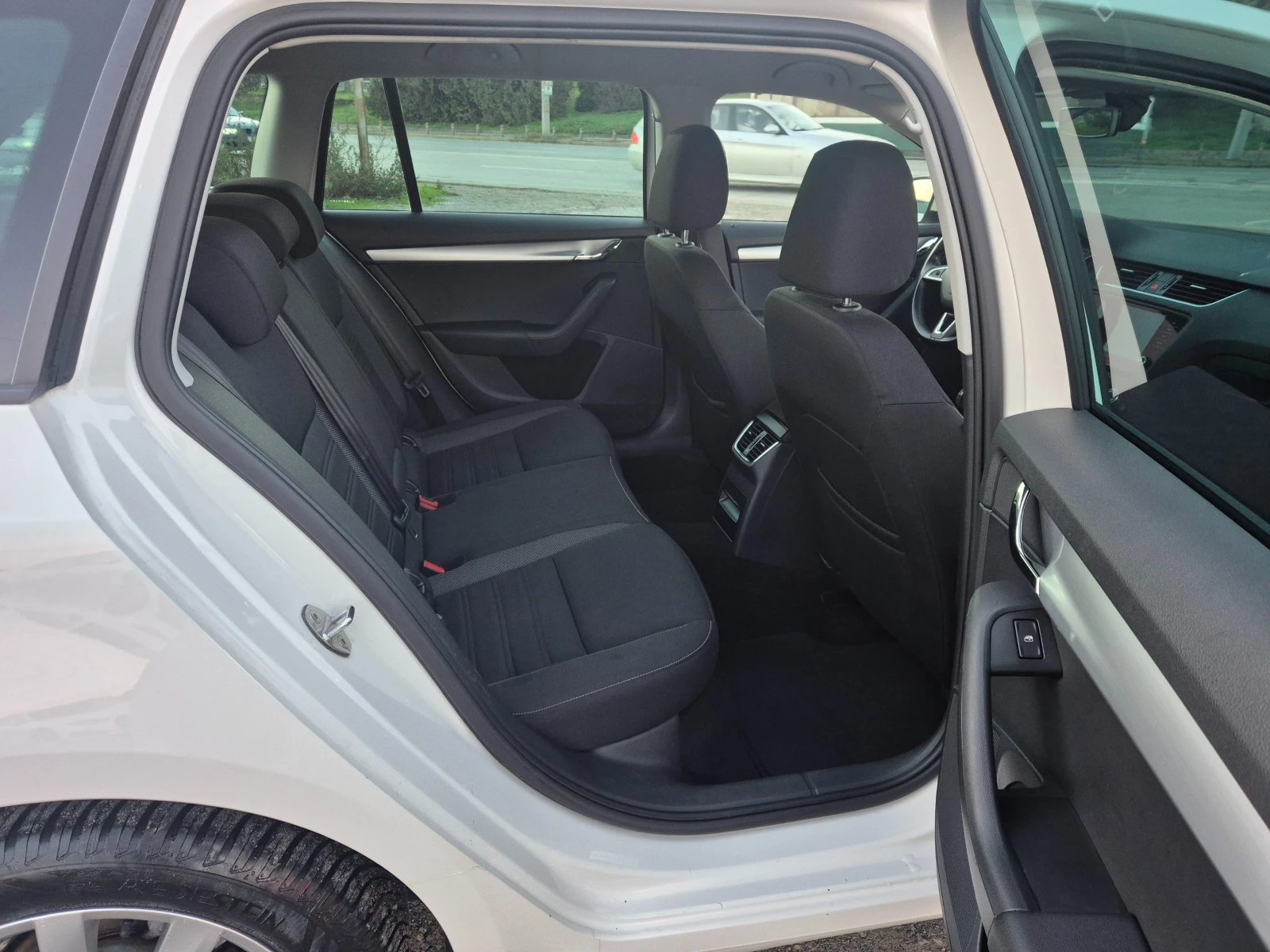 Skoda Octavia 1.6TDI 115.. | Mobile.bg   10