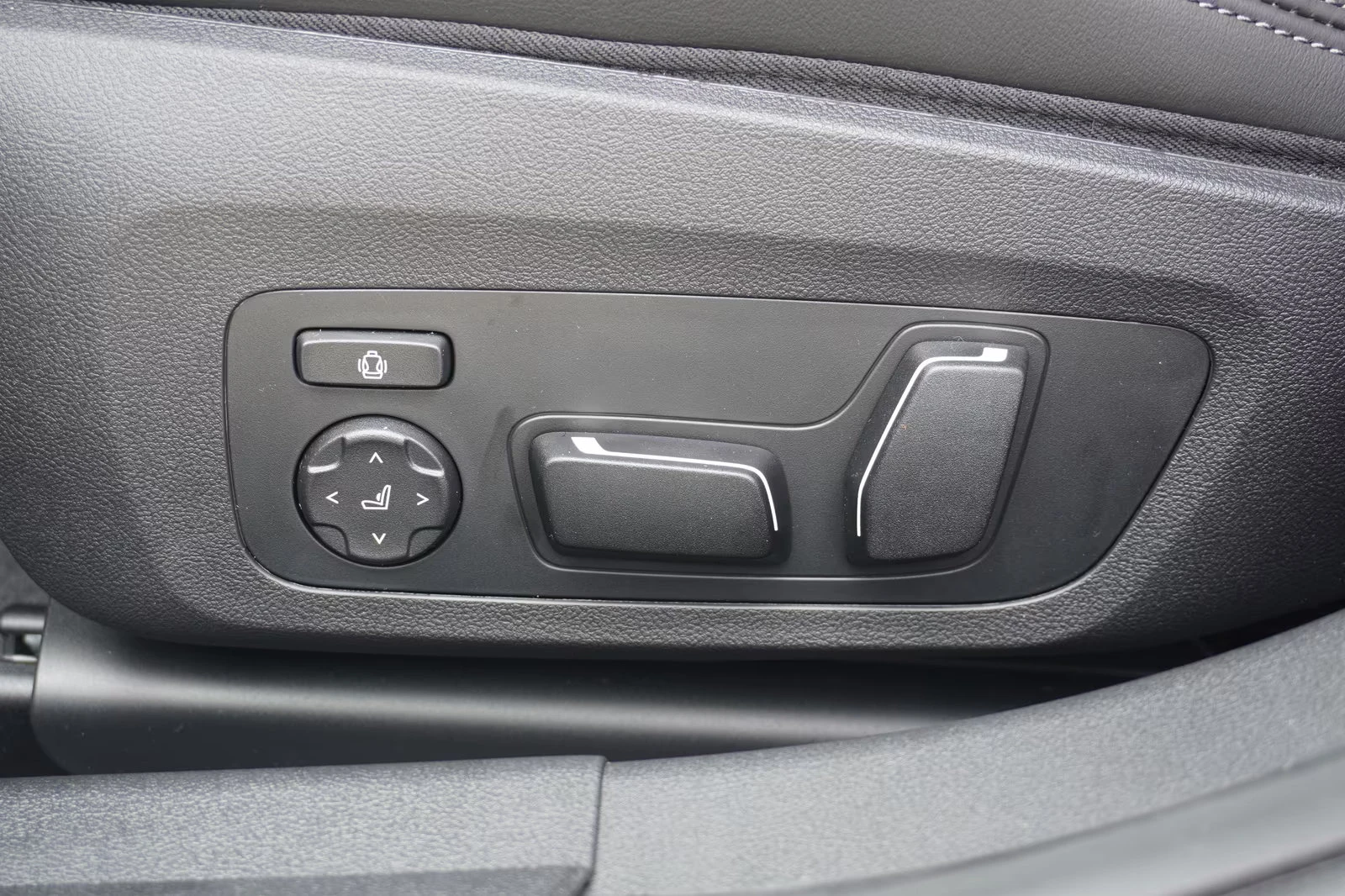 BMW M3 XDRIVE/530HP/COMP./SHADOW/360/HUD/MEMO/H&K/709g | Mobile.bg � ����������� 13