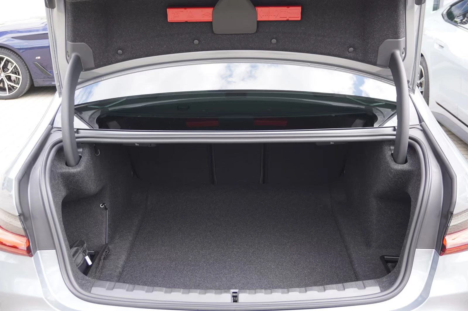 BMW M3 XDRIVE/530HP/COMP./SHADOW/360/HUD/MEMO/H&K/709g | Mobile.bg � ����������� 15