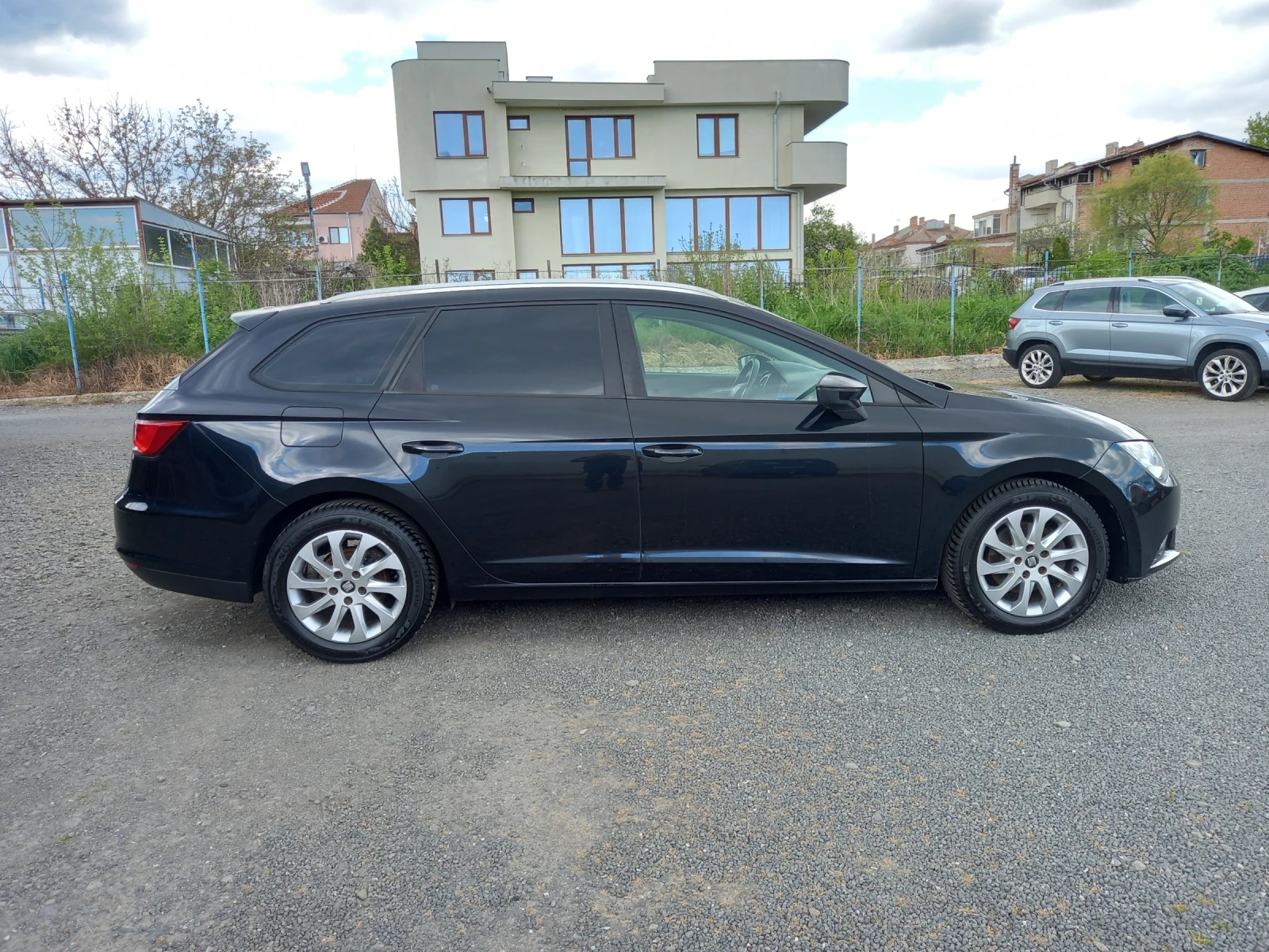 Seat Leon ST, снимка 3 - Автомобили и джипове - 54410072