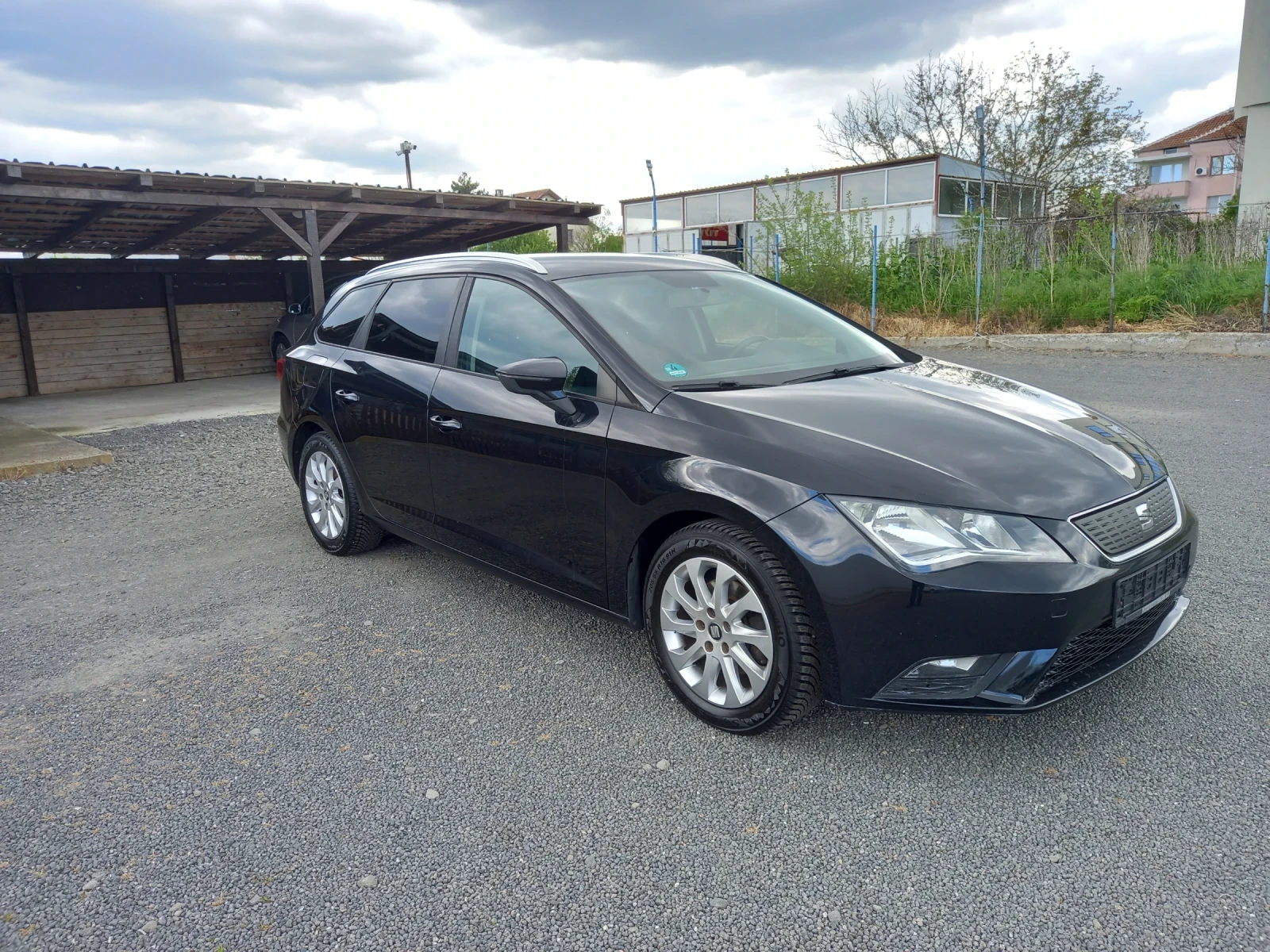 Seat Leon ST, снимка 2 - Автомобили и джипове - 54410072