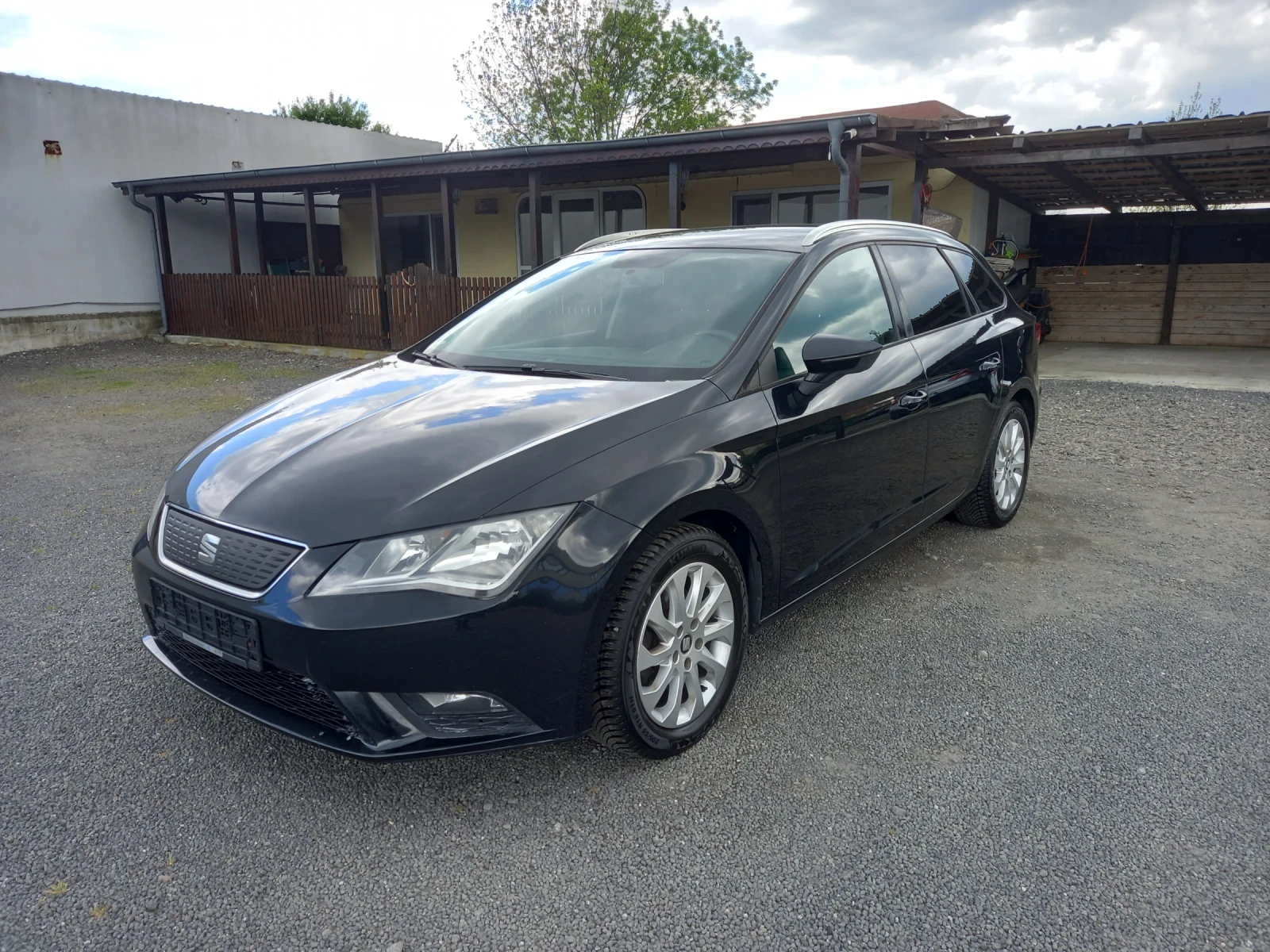 Seat Leon ST, снимка 8 - Автомобили и джипове - 54410072