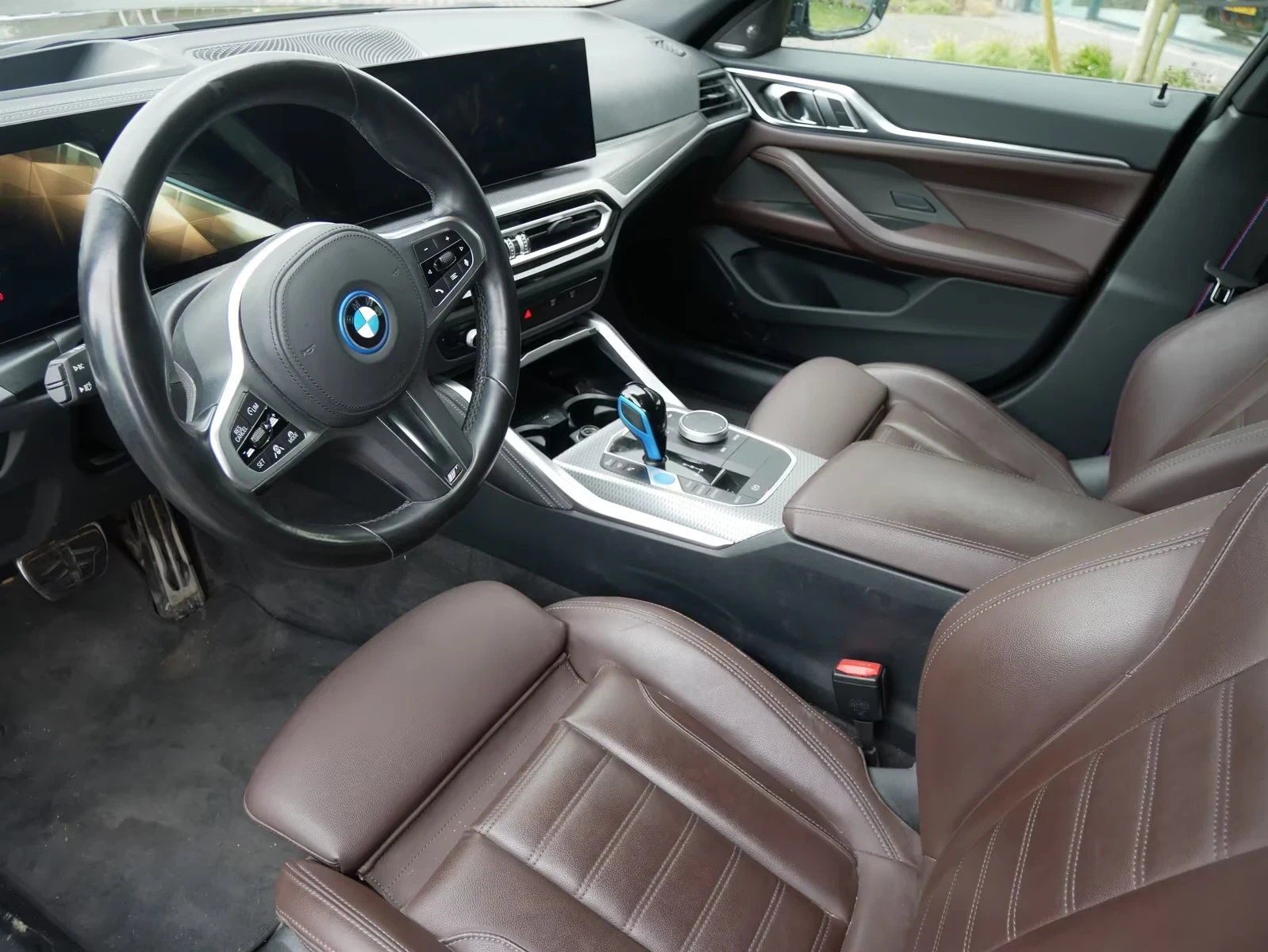 BMW i4 e35 M-Sport Pro 360 HuD H/k Laser Comfort Winter P, снимка 8 - Автомобили и джипове - 54414115