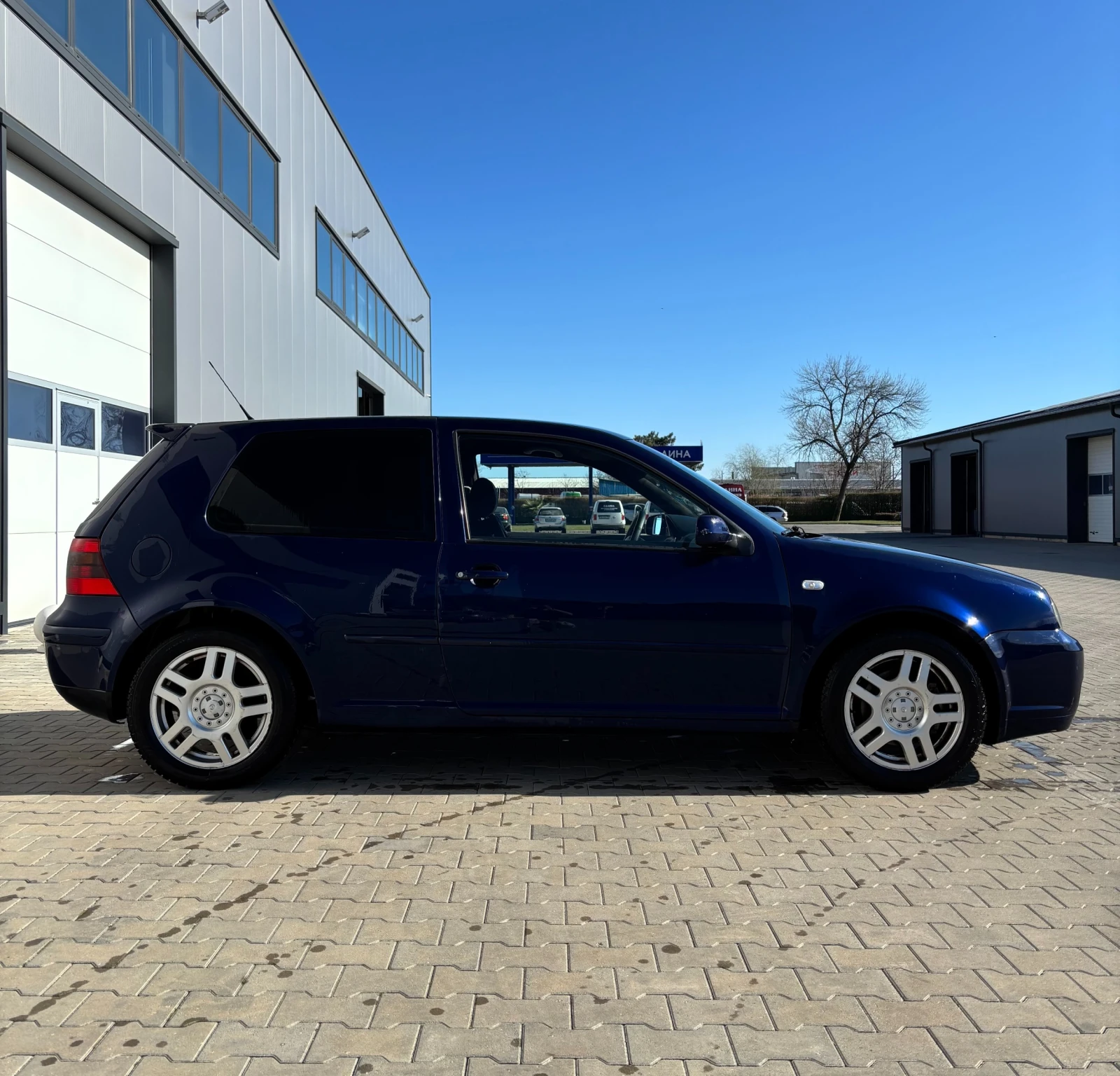 VW Golf 4 1.8T, снимка 2 - Автомобили и джипове - 54458342