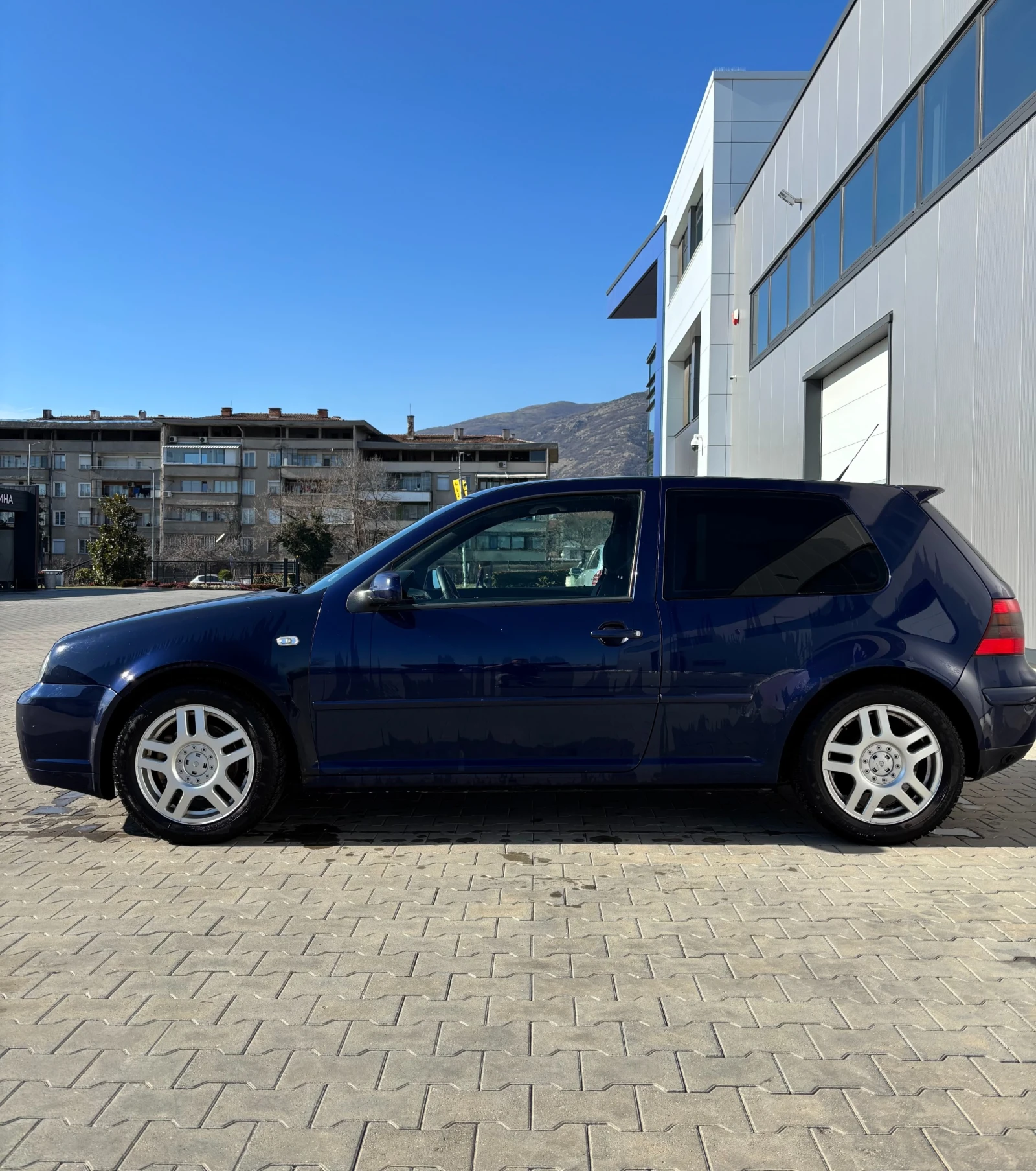 VW Golf 4 1.8T, снимка 3 - Автомобили и джипове - 54458342