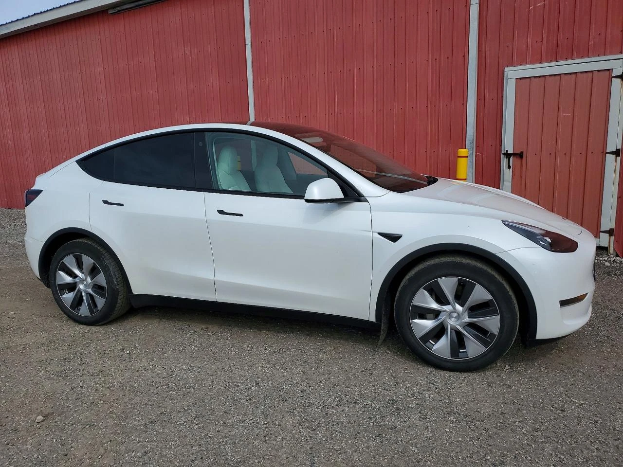 Tesla Model Y Long Range AWD, снимка 4 - Автомобили и джипове - 54595697