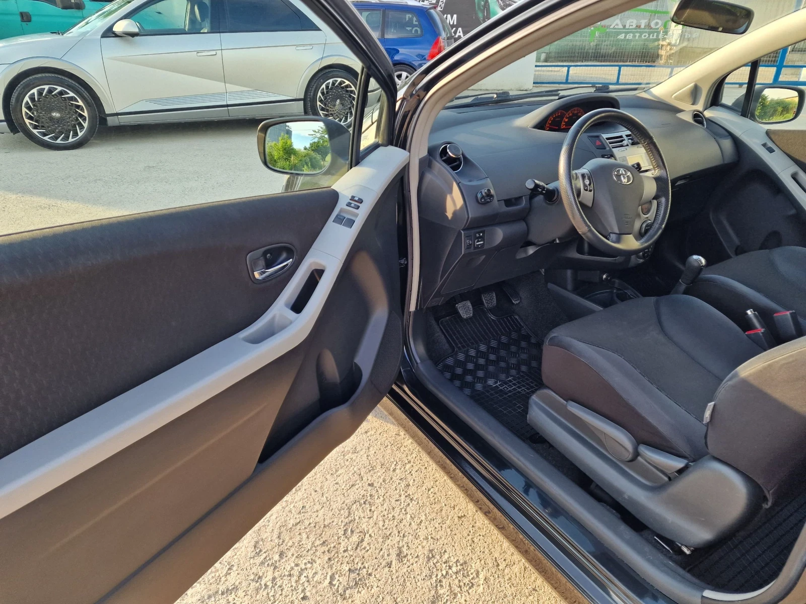 Toyota Yaris 1.8TS, снимка 7 - Автомобили и джипове - 54904744