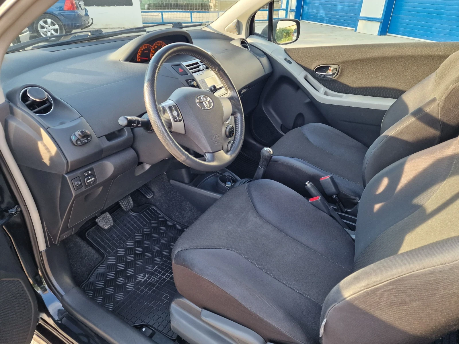 Toyota Yaris 1.8TS, снимка 6 - Автомобили и джипове - 54904744