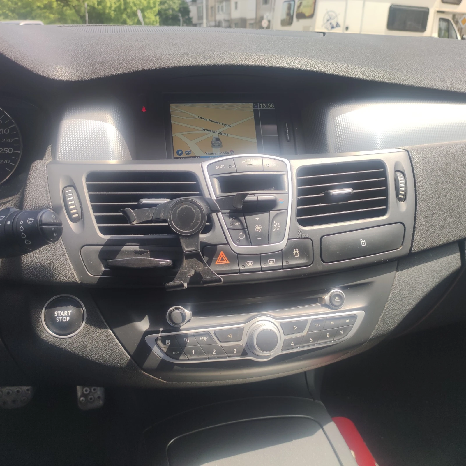 Renault Laguna Phase2, снимка 9 - Автомобили и джипове - 54994753