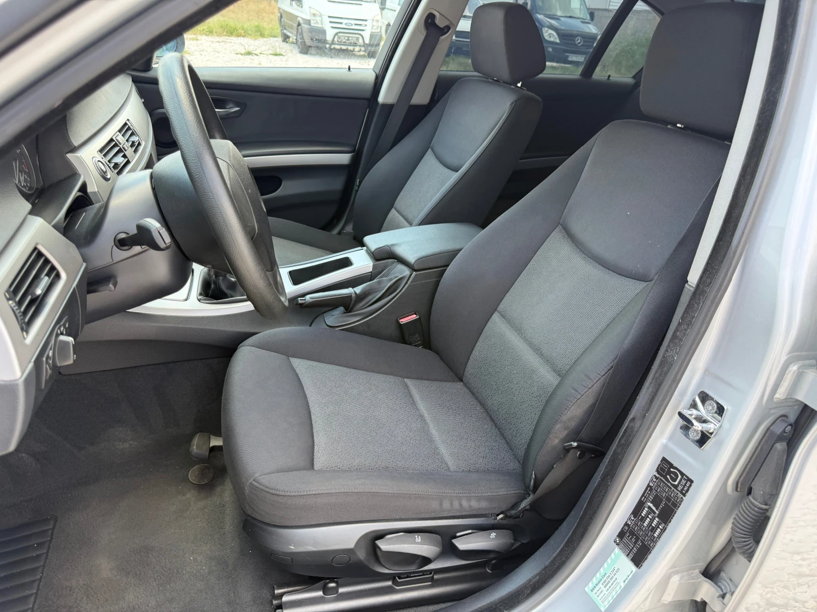 BMW 320 i 150к.с PARKTRONIC / PODGREV , снимка 12 - Автомобили и джипове - 55013263
