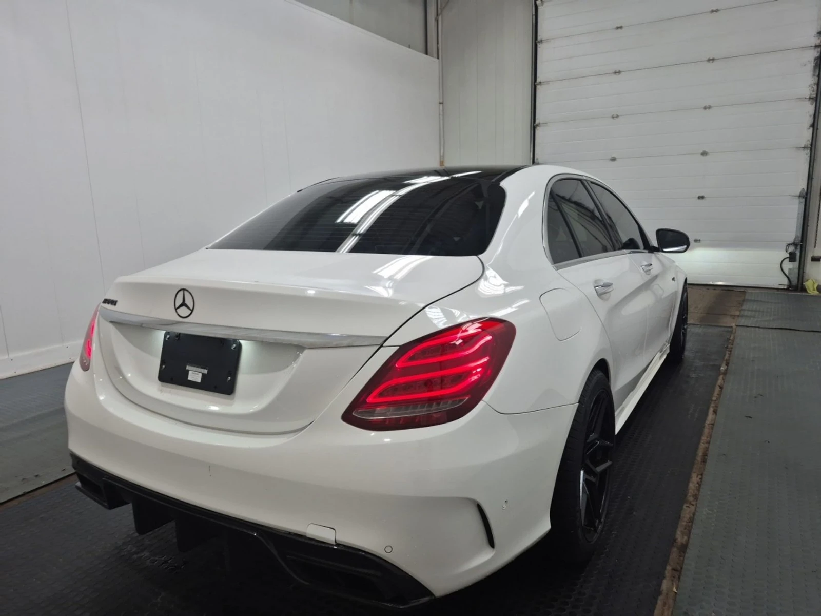 Mercedes-Benz C 400 ЦЕНА ДО БЪЛГАРИЯ РЕГИСТРАЦИЯ & АВТОКРЕДИТ, снимка 3 - Автомобили и джипове - 55559503