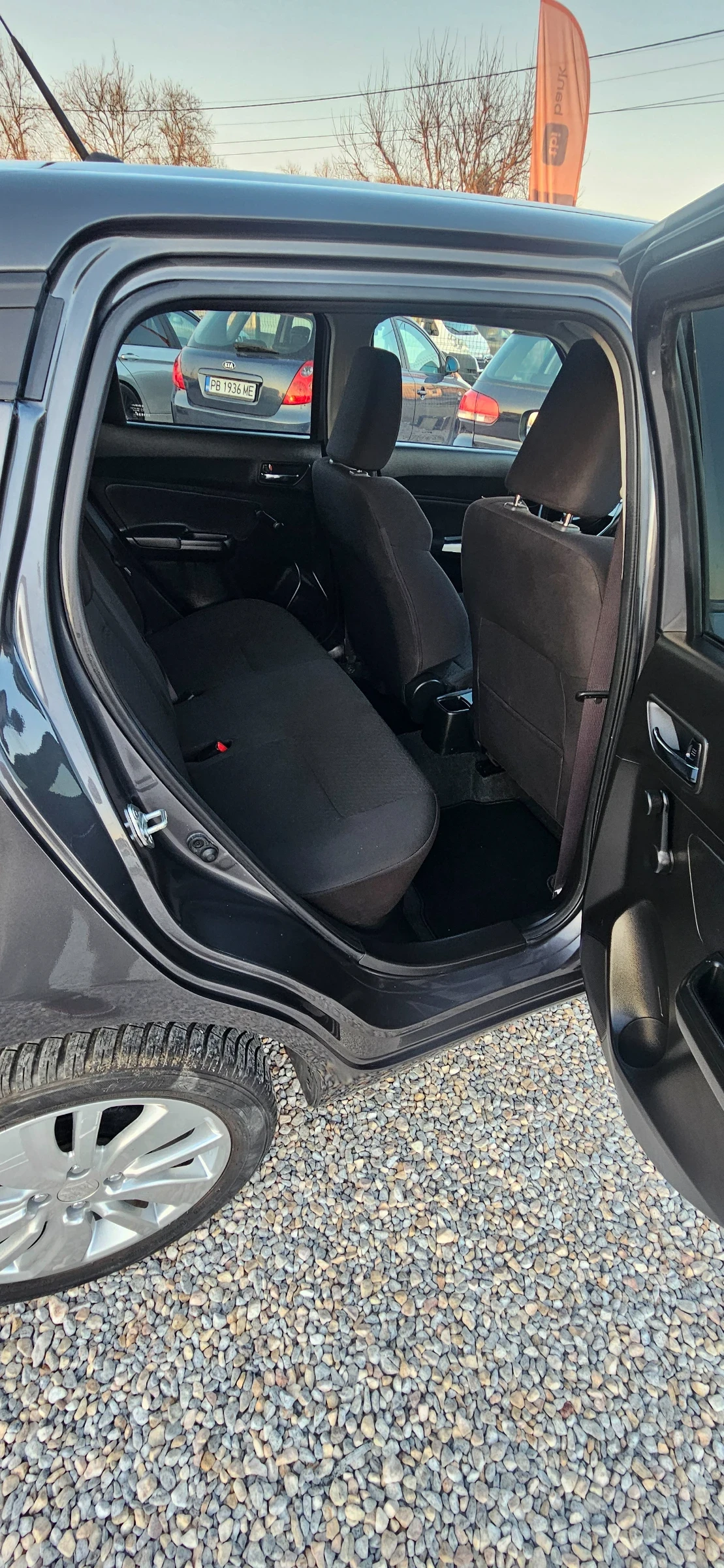Suzuki Swift 1.2 4x4, снимка 11 - Автомобили и джипове - 55656973