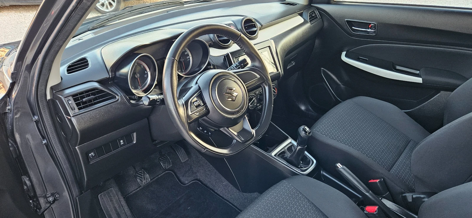 Suzuki Swift 1.2 4x4, снимка 7 - Автомобили и джипове - 55656973