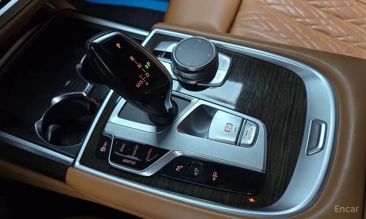 BMW 730 XDRIVE 30D * ЛАЗЕРИ* МАСАЖИ* ДИСТРОНИК* 360 КАМЕРА, снимка 8 - Автомобили и джипове - 55990725