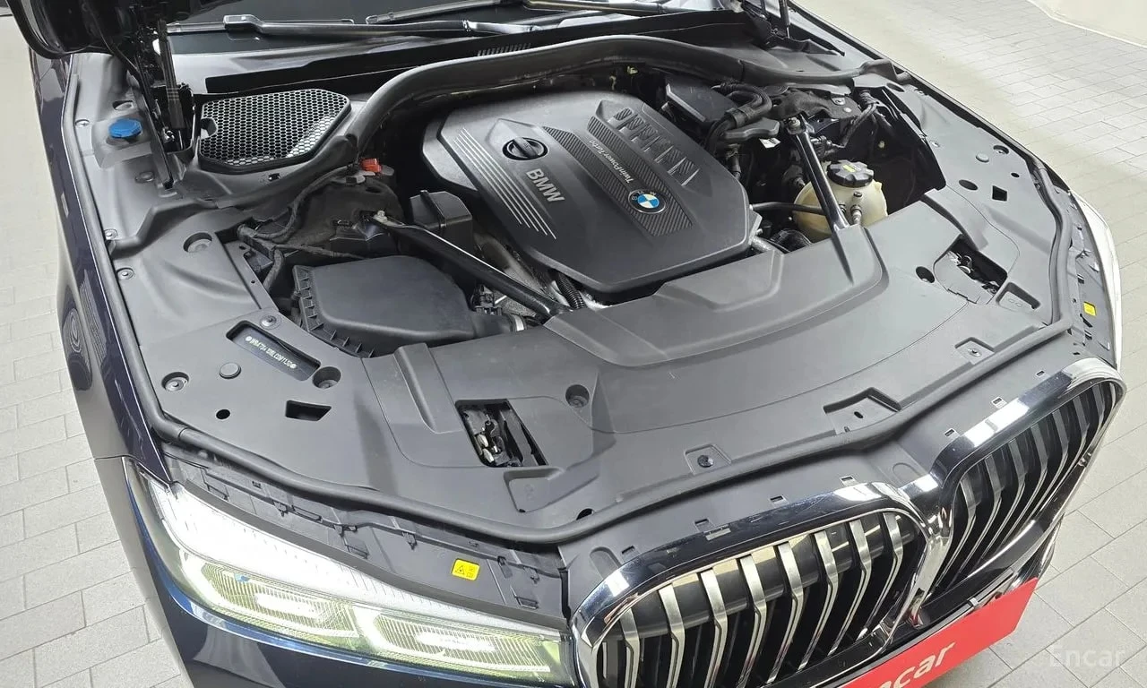 BMW 730 XDRIVE 30D * ЛАЗЕРИ* МАСАЖИ* ДИСТРОНИК* 360 КАМЕРА, снимка 17 - Автомобили и джипове - 55990725