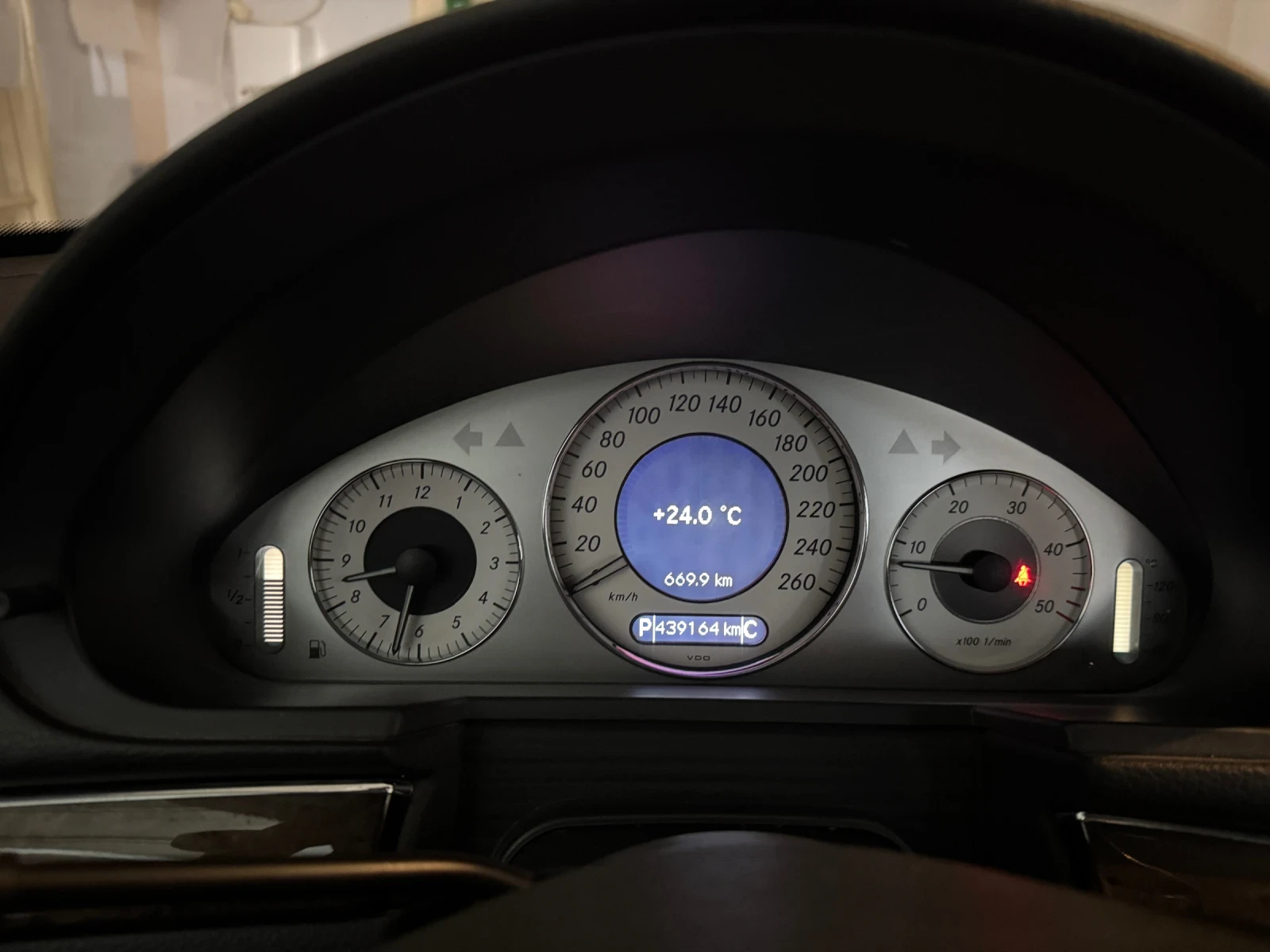 Mercedes-Benz E 320 Elegance, снимка 13 - Автомобили и джипове - 56171393
