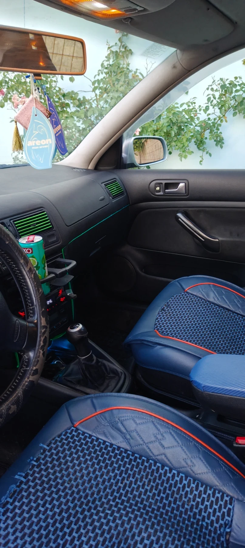 VW Golf 1.9 TDI, снимка 8 - Автомобили и джипове - 56635375