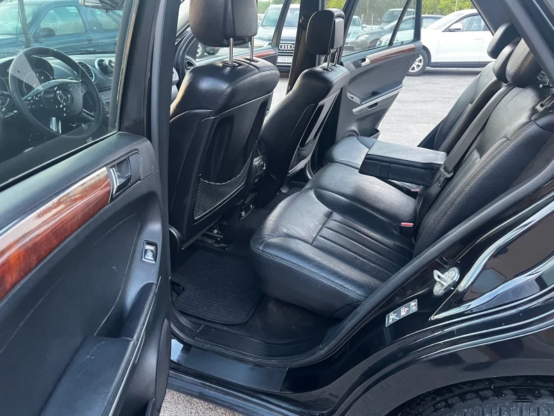 Mercedes-Benz ML 320, снимка 9 - Автомобили и джипове - 51685026