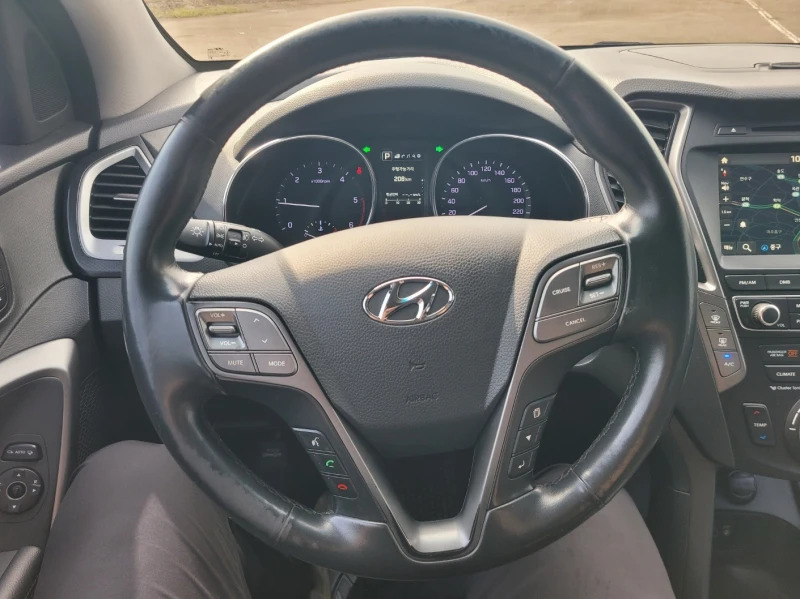 Hyundai Santa fe 2.2 CRDI 4WD 7 МЕСТЕН ОЧАКВАН ВНОС - КАТО НОВ, снимка 16 - Автомобили и джипове - 52157097