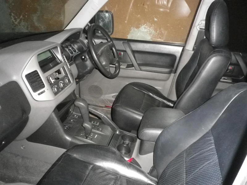 Mitsubishi Pajero 3.5i SHOGUN, снимка 5 - Автомобили и джипове - 43182225