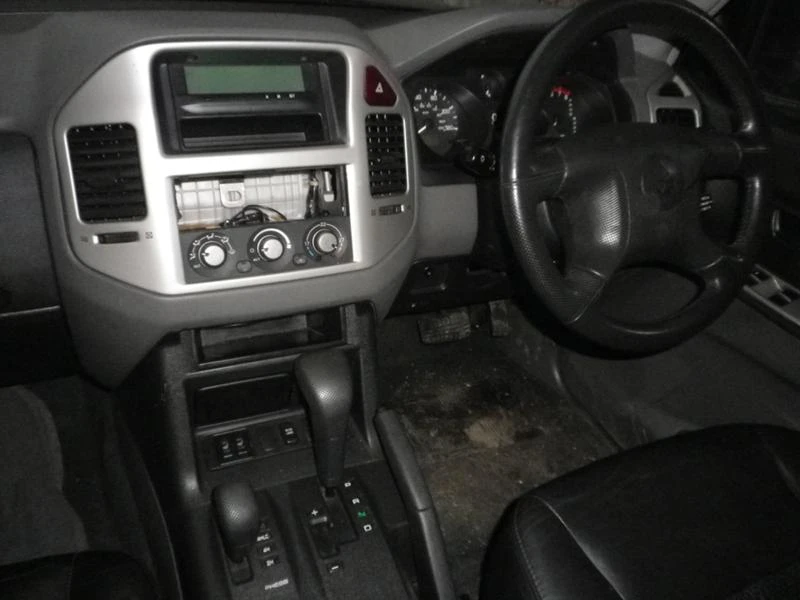 Mitsubishi Pajero 3.5i SHOGUN, снимка 6 - Автомобили и джипове - 43182225