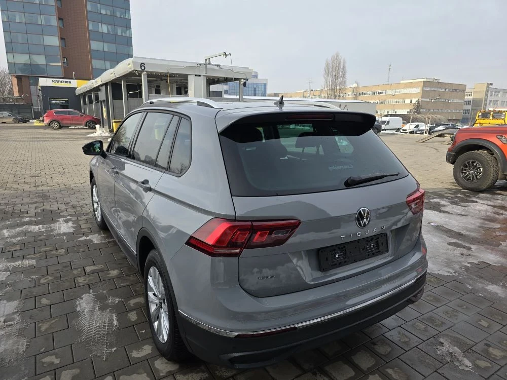 VW Tiguan  2.0D   АВТОМАТИК  2022g на 44хиляди километра.  - изображение 5