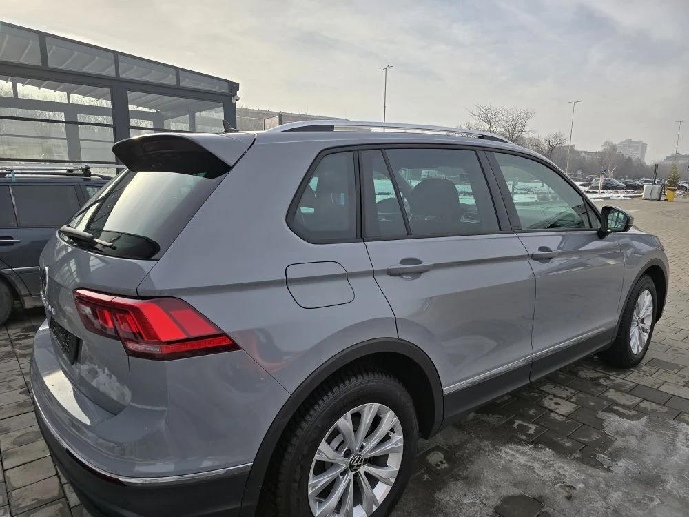 VW Tiguan  2.0D   АВТОМАТИК  2022g на 44хиляди километра.  - изображение 8