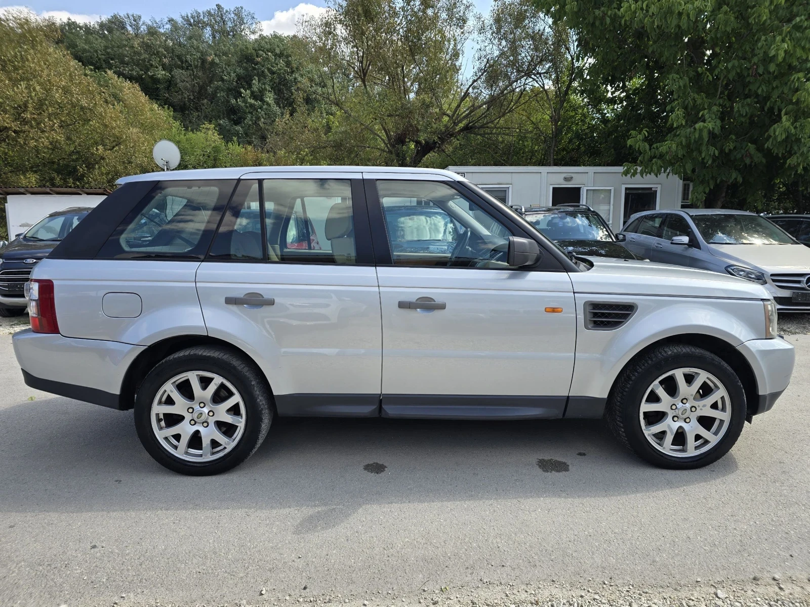 Land Rover Range Rover Sport 2.7D 190к.с Топ състояние  - изображение 8