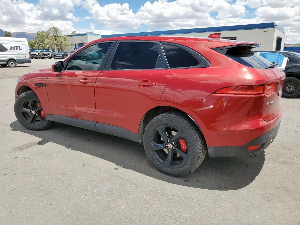 Jaguar F-PACE  - изображение 4
