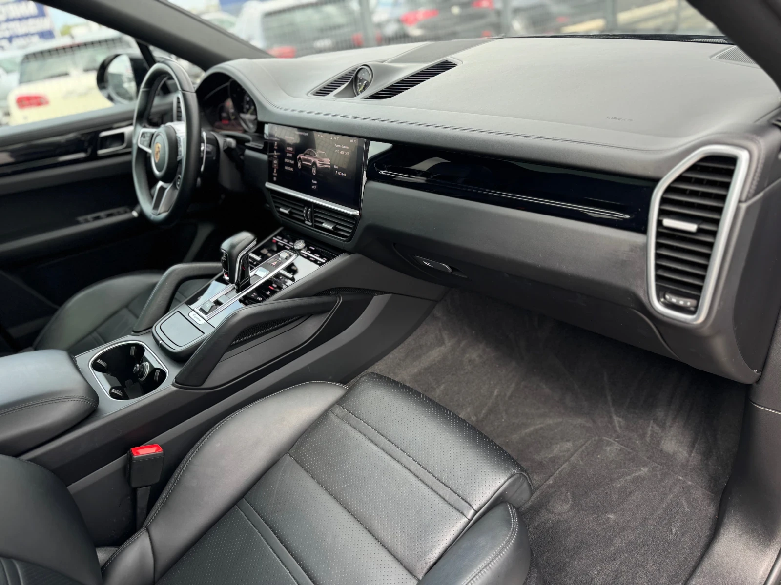 Porsche Cayenne COUPE E-HYBRID, снимка 13 - Автомобили и джипове - 54147889