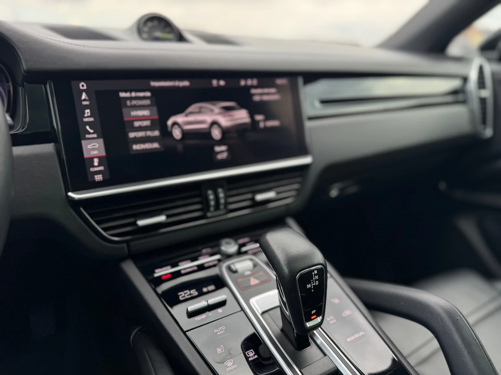 Porsche Cayenne COUPE E-HYBRID, снимка 17 - Автомобили и джипове - 54147889